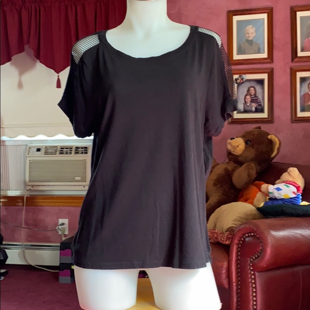 Fabletics tshirt